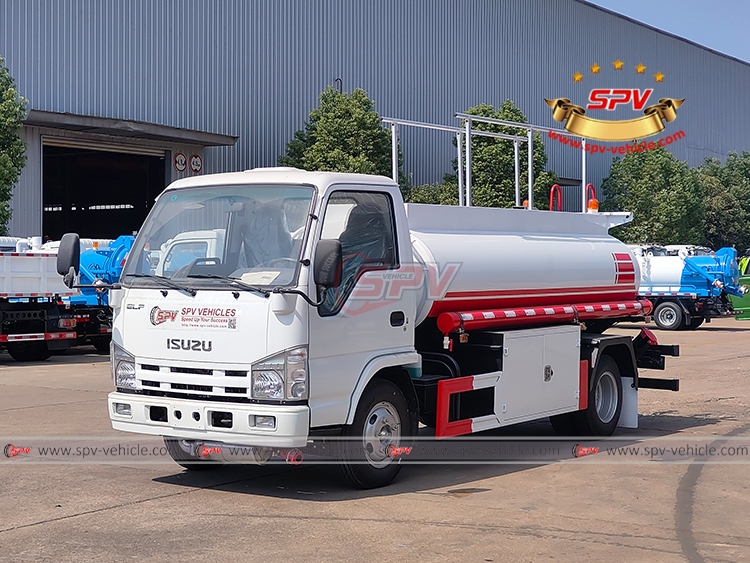 4,000 Litres ISUZU Refueller Vehicle - Right Front Side View